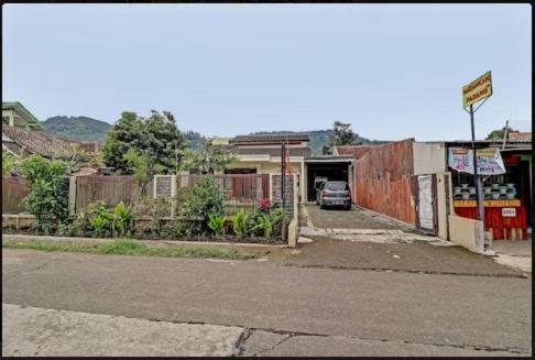 Adinda Homestay 렘뱅 외부 사진