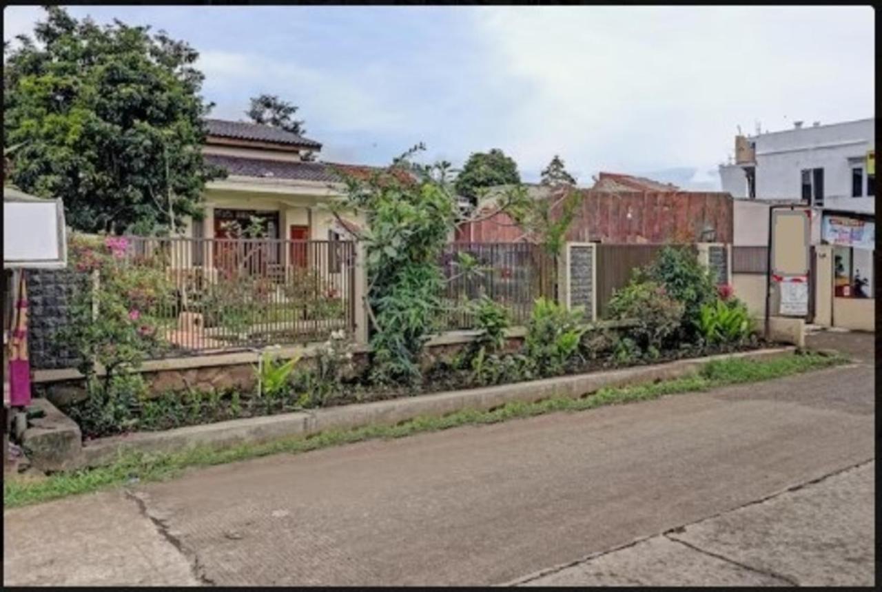 Adinda Homestay 렘뱅 외부 사진